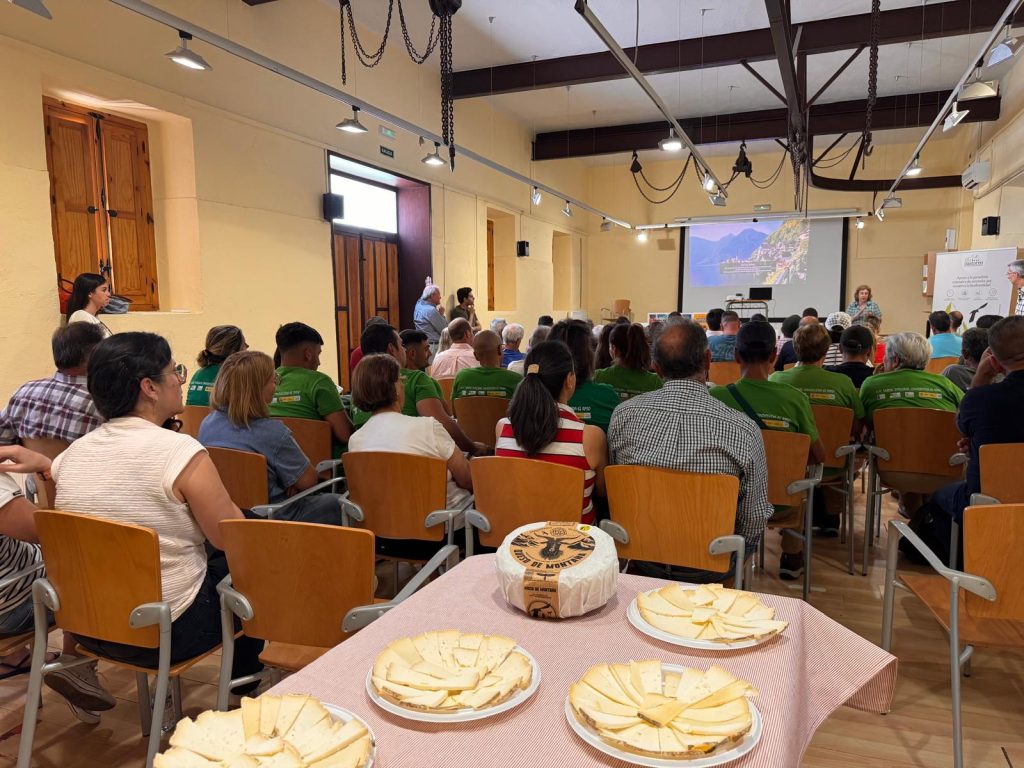 La Fundación para la Conservación del Quebrantahuesos presenta BioPastoreo, un proyecto que une biodiversidad, ganadería extensiva de caprino y desarrollo rural en el Parque Regional de la Sierra de Gredos